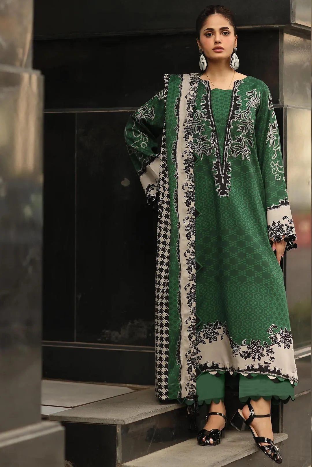 Green Printed Lawn 3Pcs Women Suit Set