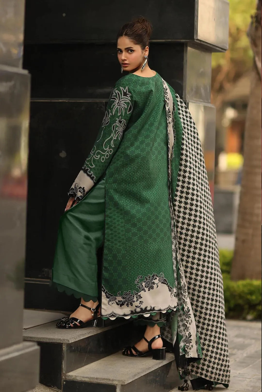 Green Printed Lawn 3Pcs Women Suit Set