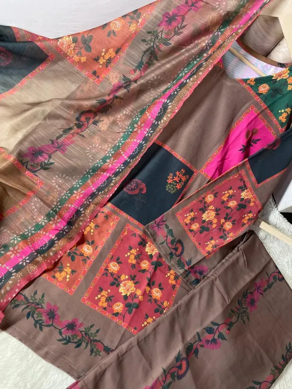 Doria Lawn Embroidered Suit Brown Pink 21